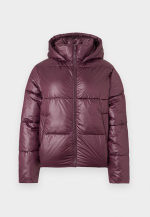 Bordeaux pufferjack met een capuchon, voorzien van een rits aan de voorkant, een quilt-ontwerp en een gladde, glanzende textuur. Inclusief twee zijzakken.