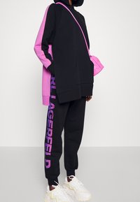 KARL LAGERFELD Felpa con cappuccio - black