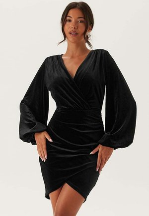 VELVET - Fodralklänning - black