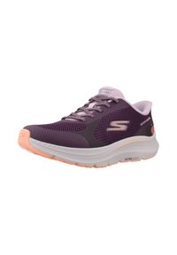 Chaussures de sport violettes avec tige en mesh, accents roses contrastants, bout arrondi et semelle blanche rembourrée portant l'inscription "ULTRA LIGHT".