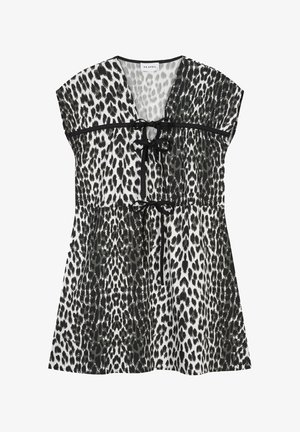 Černobílé leopardí tričko s krátkými rukávy, výstřihem do V, stahováním v pase a černými detaily. Lehká látka, nařasený design.