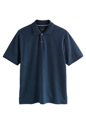 Tricou polo bleumarin cu mânecă scurtă, model geometric subtil, cu închidere cu două nasturi și guler și manșete texturate.