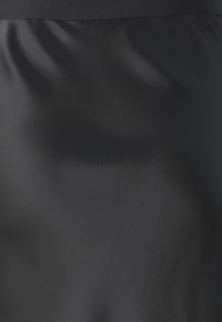 Gina Tricot ELASTIC MIDI SKIRT - Fustă maxi - black