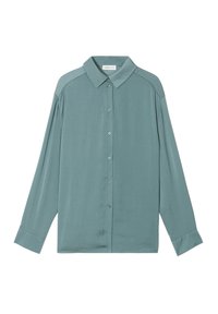 Chemise à manches longues bleu-vert clair, à col pointu, avec une texture douce et des accents contrastants au niveau des épaules. Les boutons et les poignets sont unis.