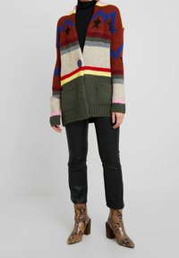 United Colors of Benetton Kofta - grey