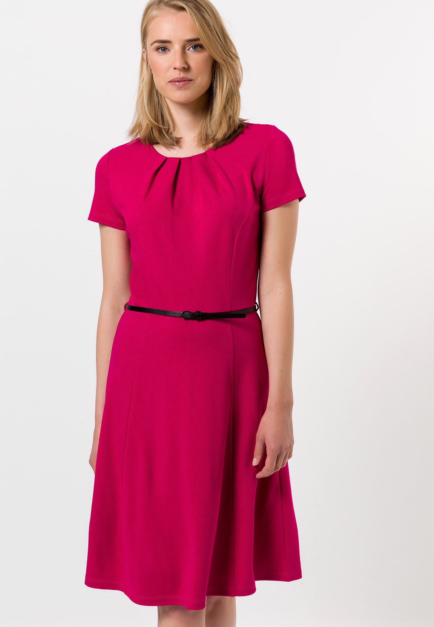 Zero Mit Gurtel Jerseykleid Blush Fuchsia Pink Zalando De 