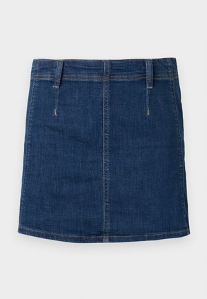 Saia de ganga azul escura com um design ajustado, bolsos frontais e detalhes de costura visíveis. Apresenta uma bainha direta e passantes para cinto.