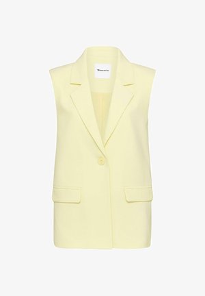 Ärmellose Blazerweste in blassem Gelb mit gekerbtem Revers, einem einzelnen Knopf vorne und zwei Pattentaschen.