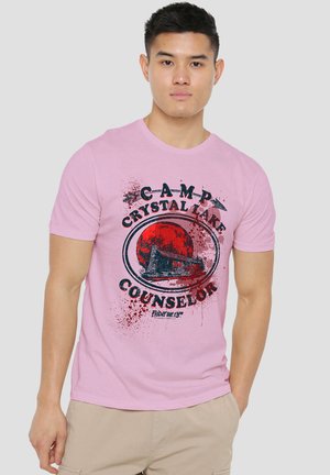 Cotton Soul, FRIDAY THE 13TH/CAMP COUNSELOR VICTIM - Print T-shirt - pink