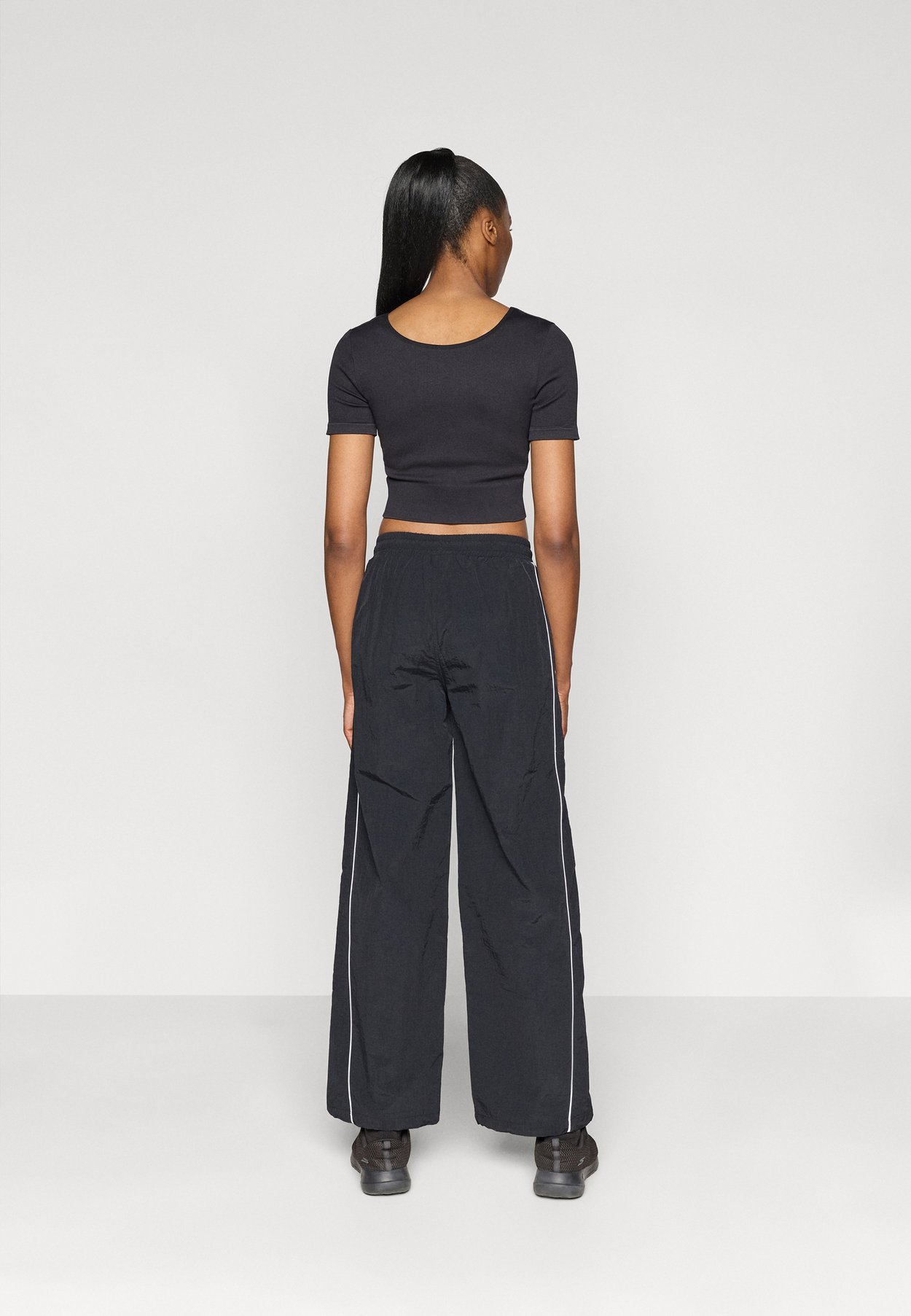STRAIGHT HEM PANTS