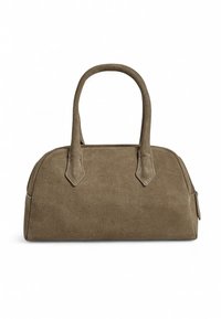Sac à main en suede beige avec un corps arrondi, des poignées doubles et des accents triangulaires. Dispose d'une fermeture zippée et d'une texture lisse. Design compact.