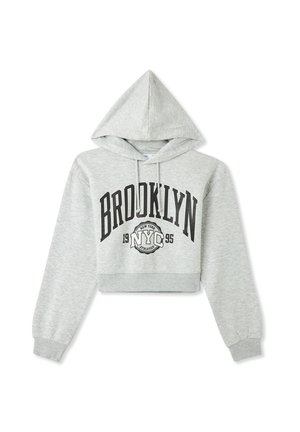 Felpa grigia corta con cappuccio regolabile. Presenta la scritta nera "BROOKLYN" e "NYC 1995" sul davanti. Tessuto morbido, maniche lunghe.