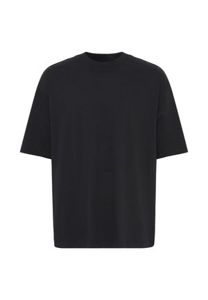 T-shirt nera semplice a maniche corte con collo a girocollo e vestibilità comoda su sfondo bianco.