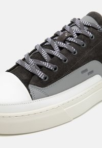 Filling Pieces RIVIERA - Tossud - grey