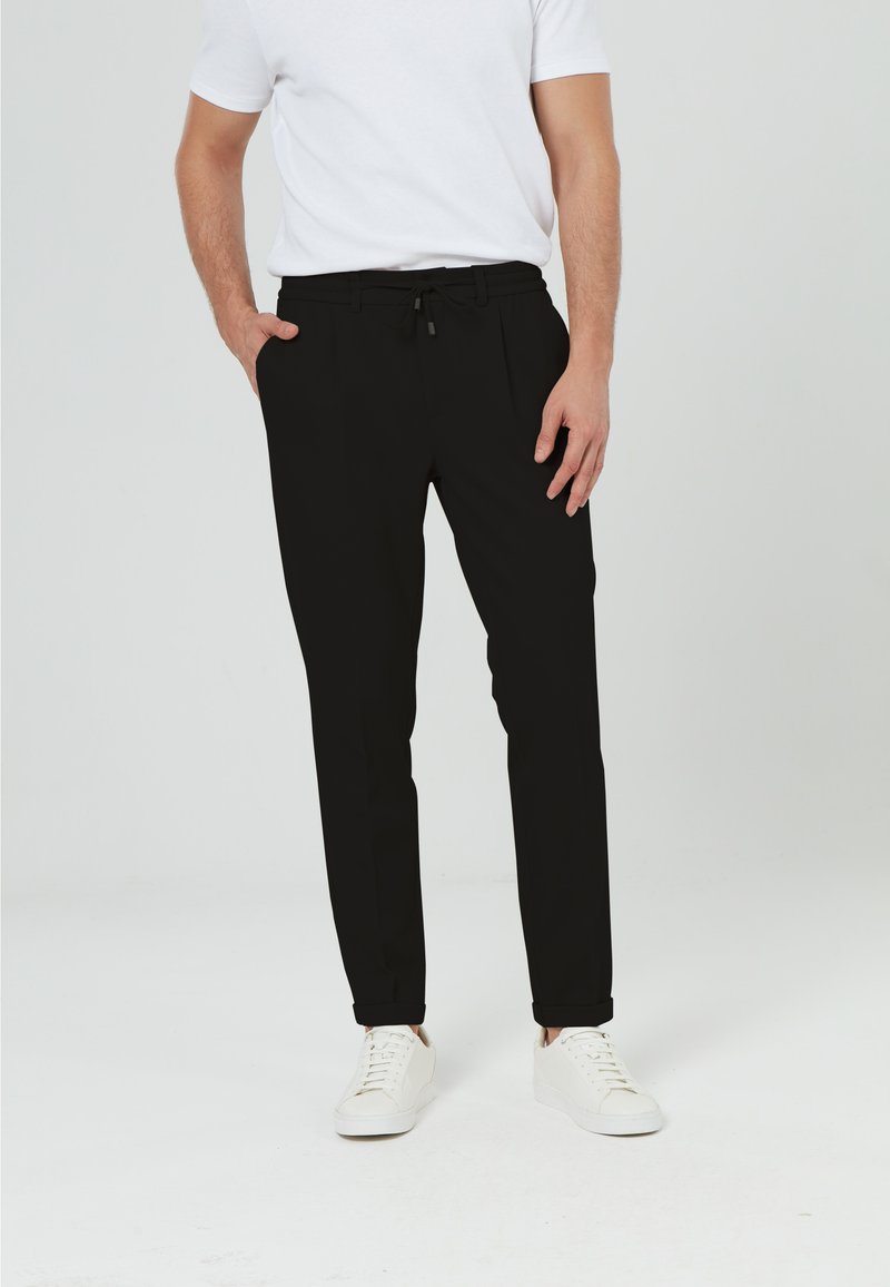 Just Like You REGULAR FIT WITH ELASTIC WAIST - Stoffhose - black