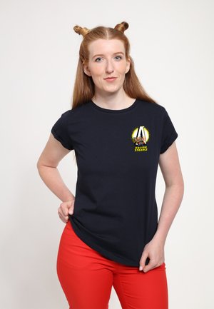 AVENGERS CLASSIC STRANGE BADGE - T-shirt z nadrukiem