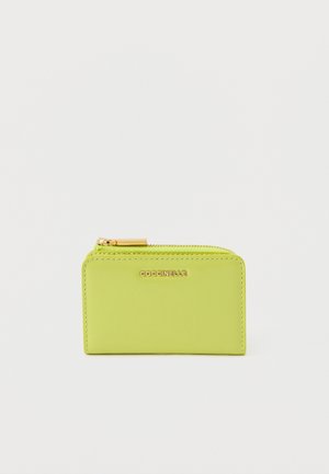 Laimerohelisest nahast rahakott lukuga, millel esiküljel kuldvärvi logo ning sile pind peente õmblustesegudega.