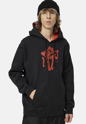 Felpa nera con cappuccio in cotone, con una grafica di una mano rossa sul davanti, coulisse regolabili e tasca a marsupio.