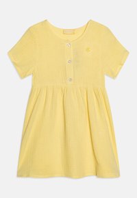 Selected, light yellow
