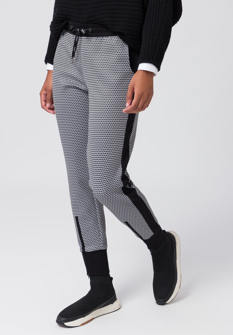 TUZZI SPICY LIME Tracksuit bottoms black grey/black Zalando.de