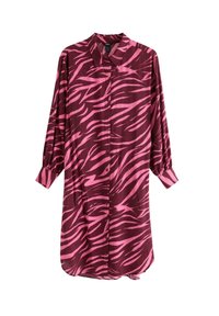 Burgunderfarvet skjortekjole med lyserøde zebra-striber, lange ærmer, knaplukning, krave og en løs silhuet. Glat stofstruktur.