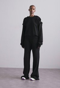 MM6 Maison Margiela PANTS - Pantalon classique - black