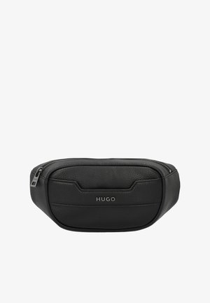 Borsa a cintura nera in pelle con finitura testurizzata, caratterizzata da un logo HUGO ben visibile, una chiusura con zip e una forma rettangolare elegante.