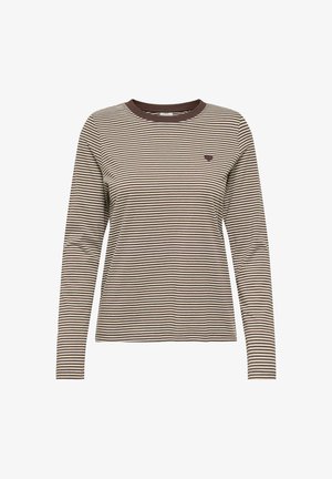 Langærmet T-shirt med brune og cremefarvede striber, med rund hals og lille broderet logo på brystet. Blødt bomuldsmateriale.