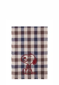 Tissu à carreaux rouge et blanc avec un motif bleu. Présente une illustration de chien brodée en rouge, positionnée dans le coin inférieur gauche.