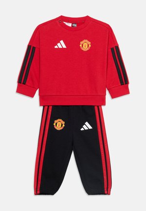 adidas Performance, MANCHESTER UNITED DNA UNISEX  - Tepláková souprava - red
