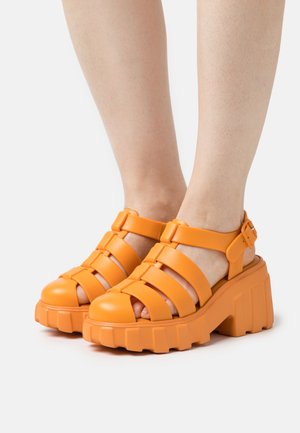 MEGAN - Sandales à plateforme - orange