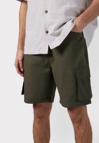 Chelsea Peers UTILITY - Šortky - khaki