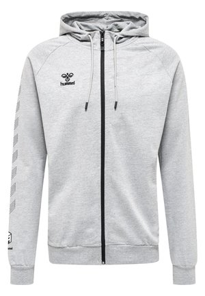 Grijze zip-up hoodie gemaakt van zachte stof. Heeft een zwarte rits, koorden en een logo op de borst met contrasterende details op de mouwen.