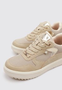 XTI Zapatillas - beige