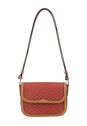 Sac bandoulière avec motif losanges rouges et bordure marron clair, avec une sangle noire réglable.