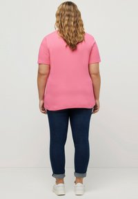 Ulla Popken Jednoduché tričko - pink