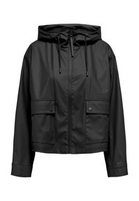 Veste noire imperméable avec capuche. Comprend une fermeture éclair, deux poches avant avec boutons-pression et un design court. Texture lisse.