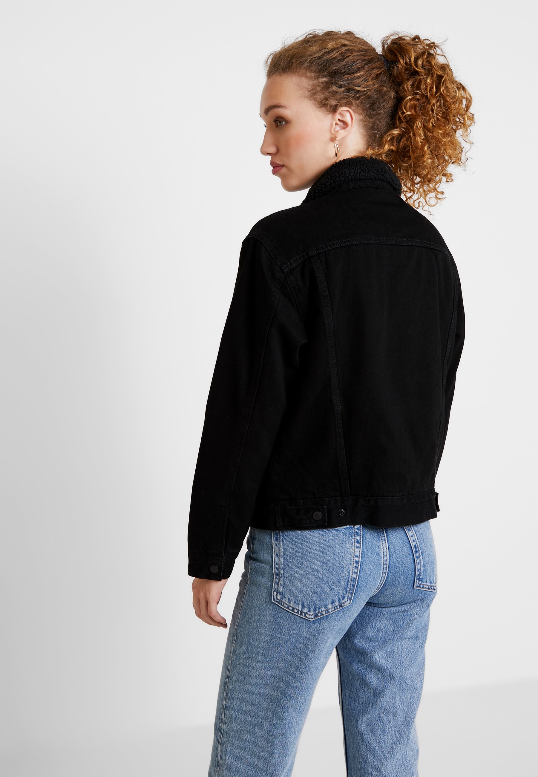 levis black denim sherpa