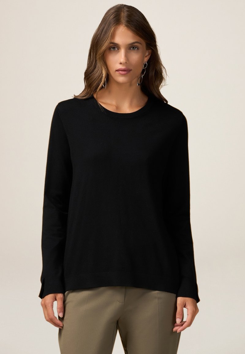 Oltre GIROCOLLO CON BOTTONI GIOIELLO - Strickpullover - nero
