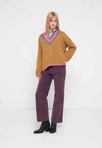 Dr. Bloom SWEATER HUG - Jersey de punto - camel