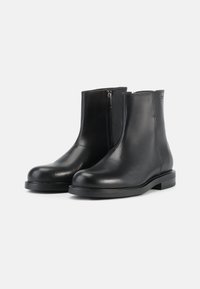 Vagabond FLOYD - Klasiski puszābaki - black