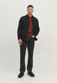 R.D.D. ROYAL DENIM DIVISION RDD DAN - Lihtne T-särk - fired brick