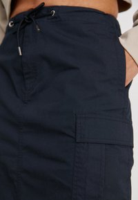 Converse CARGO SKIRT - A-lõikeline seelik - black