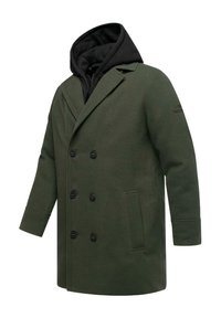 Olivový zelený kabát má dvojitý predný strih, čierne gombíky a odnímateľnú čiernu mikinu s kapucňou. Vyrobený z textúrovanej vlnenej zmesi.