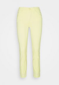 Pantalones de mezclilla amarillos con un corte ajustado, cintura alta, cierre de botón y dos bolsillos frontales. La tela tiene una textura suave y ligeramente elástica.