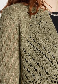 JDY JDYSUN CROPPED CARDIGAN - Vesta na kopčanje - deep lichen green