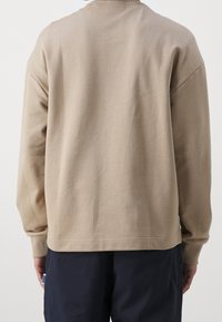 HUGO Sudadera - beige