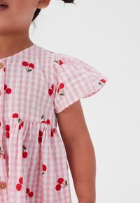 Next FRUIT PRINT GINGHAM DRESS - Vestito casual - pink