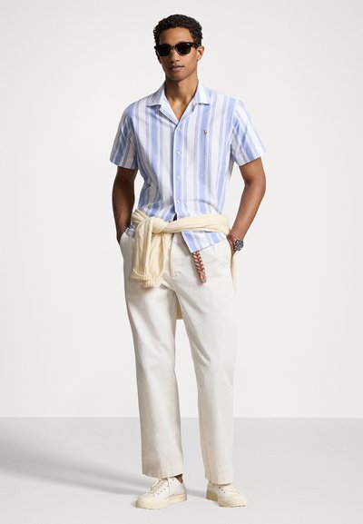 Polo Ralph Lauren CLASSIC FIT STRIPED OXFORD CAMP SHIRT - Shirt - white/blue