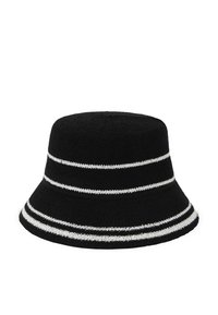 Cappello a secchiello lavorato a maglia nero con strisce orizzontali bianche. Presenta una texture morbida e una tesa ampia che scende verso il basso.